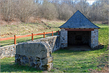 Fontaine ferrugineuse de Cassuéjouls